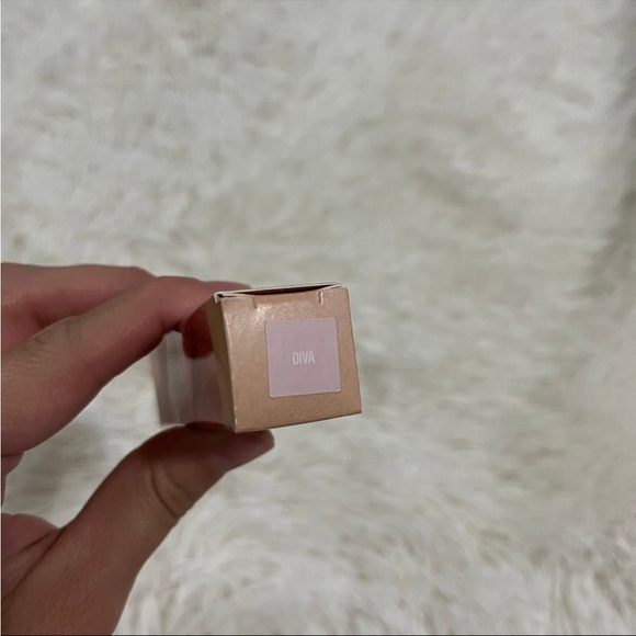 Kyle Cosmetics Diva High Gloss - Picture 2 of 4